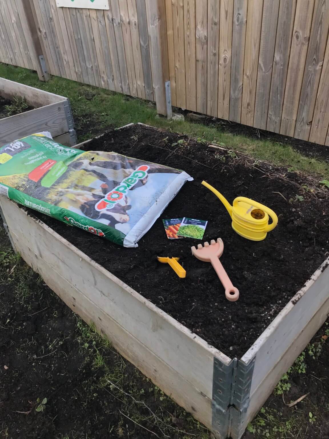 Grönt samarbete mellan generationer i Örebro: Dibber Västra Mark och ...